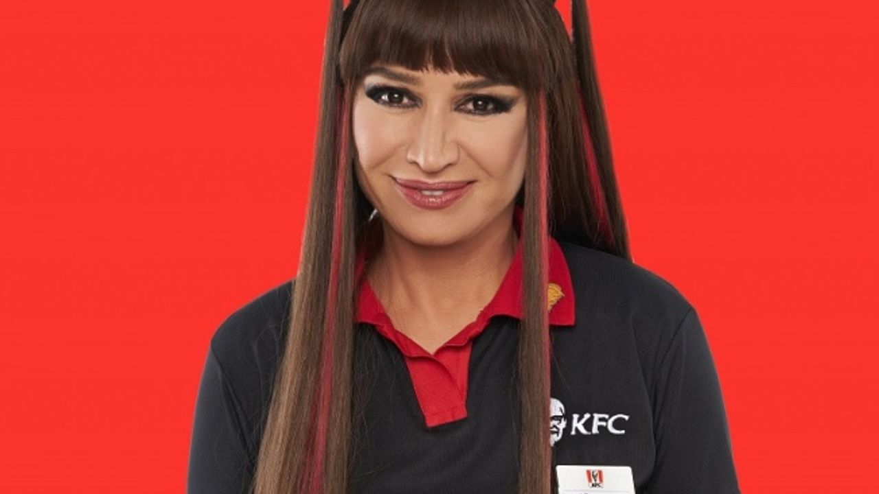 Demet Akbağ kasiyer oldu