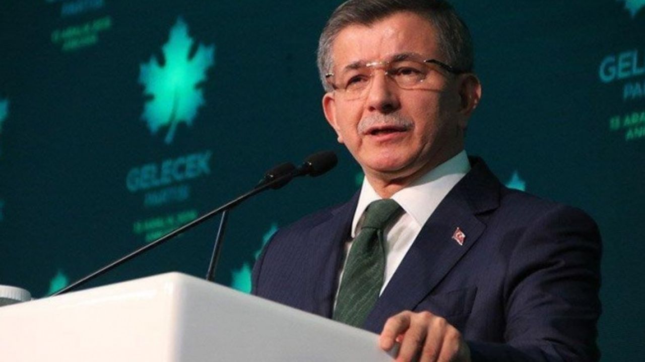 Ahmet Davutoğlu’nun corona testi pozitif çıktı