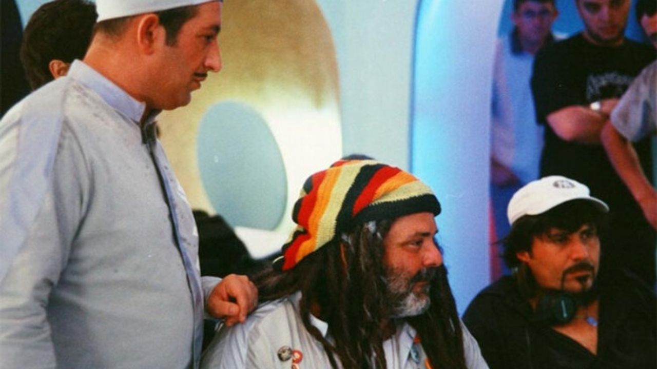Rasim Öztekin'in vefatı sanat dünyasını sarstı... "Güle güle Bob Marley Faruk"