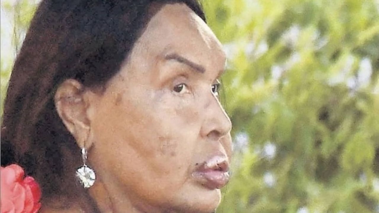 Diva Bodrum da makyajsız görüntülendi
