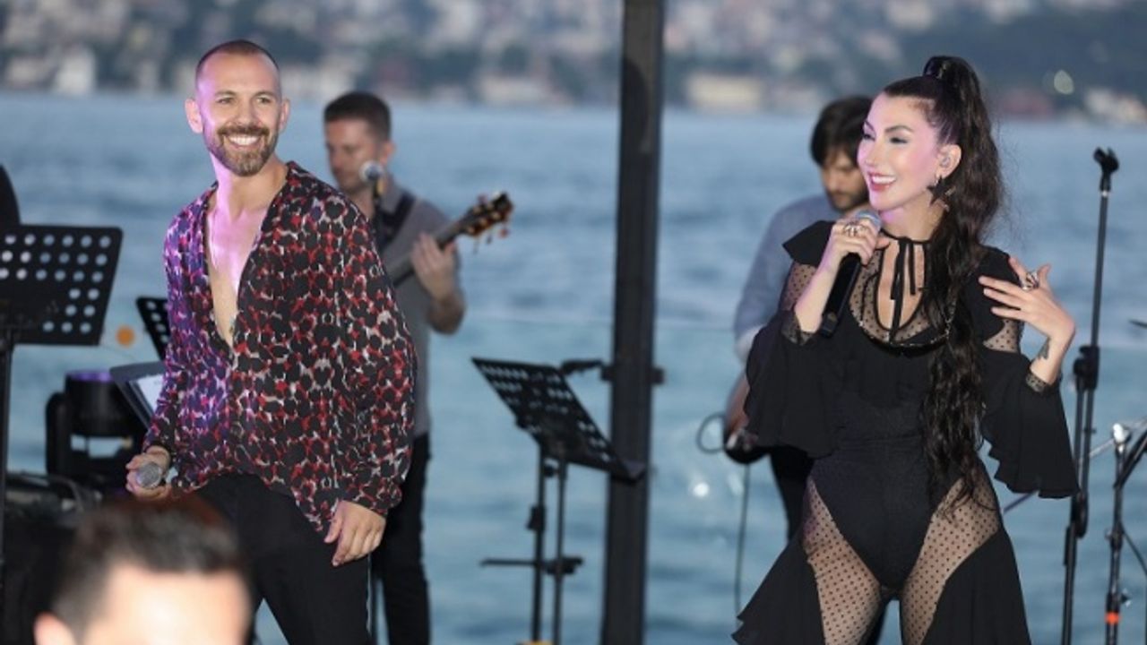Hande Yener ve Berksan Sortie'de yeni albümlerini tanıttı