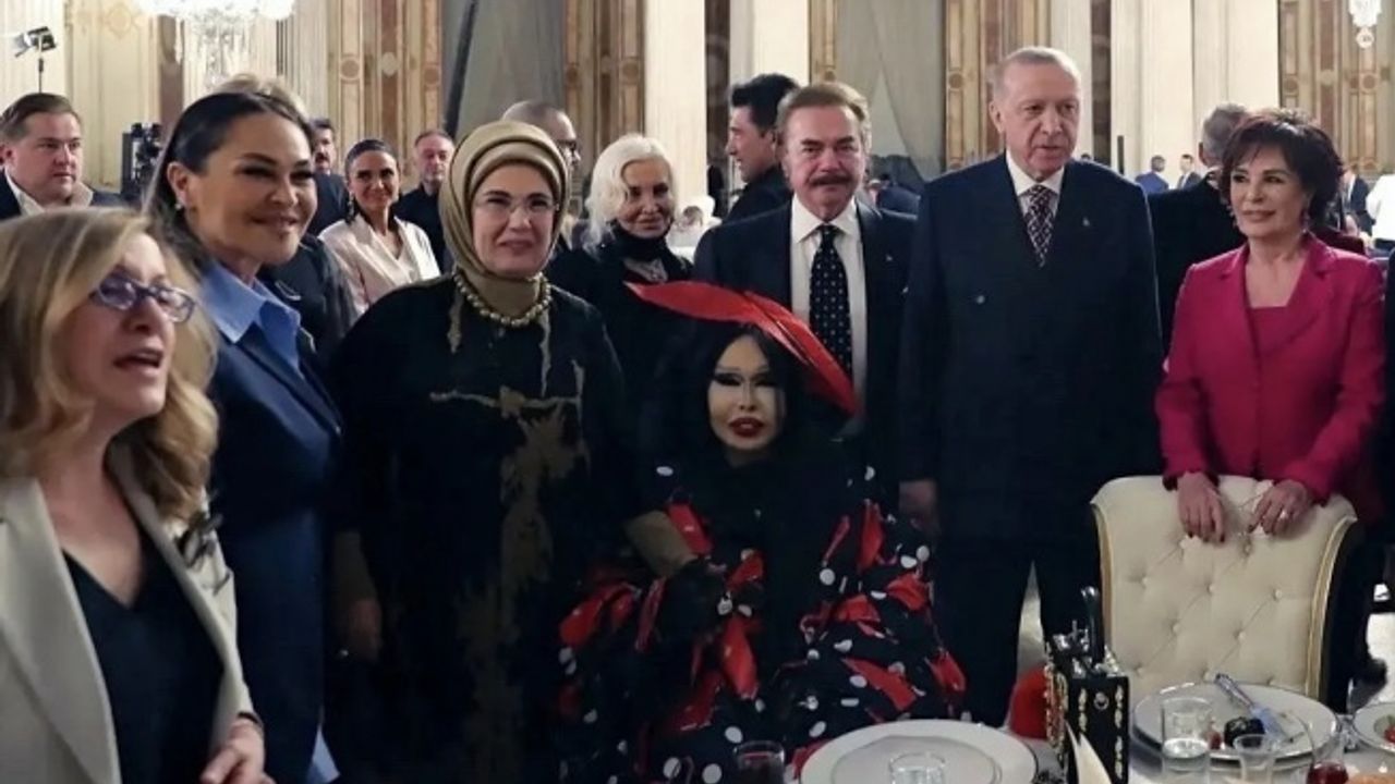 Cumhurbaşkanı Erdoğan Dolmabahçe Sarayı'nda iftar yemeği verdi