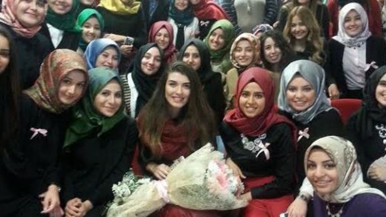 Aslıhan Güner Fatih Üniversitesi Öğrencileriyle Buluştu