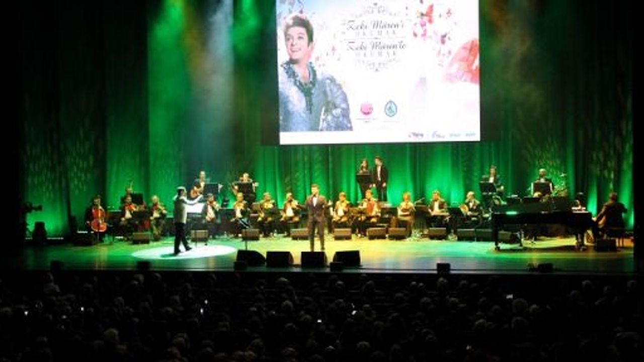 Sanat Güneşi Zeki Müren Görkemli Bir Konserle Anıldı