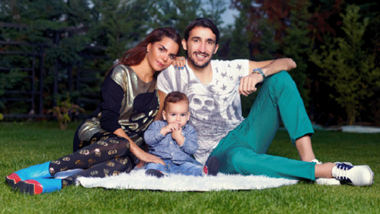 Selda Topal 'İsimsiz'i oğlu Mehmethan ve Mehmet Topal'a ithaf etti