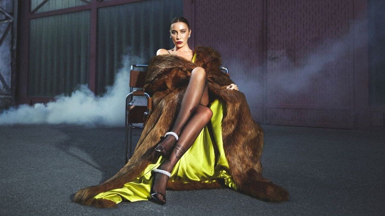 8 Mart için özel yazı yazan Sıla, aile arşivini açtı