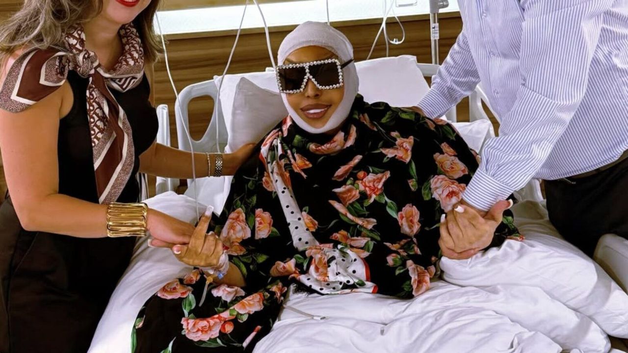 BÜLENT ERSOY ESTETİK OPERASYON GEÇİRDİ