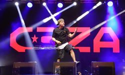 Rap yıldızı Ceza'yı Kartal da 25 bin kişi izledi