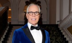 Tommy Hilfiger, 2021 Fashion Ödülleri Töreninde Üstün Başarı Ödülü Kazandı