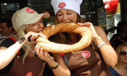 Hülya Avşar’dan simit açıklaması: Hiçbirinizi takmıyorum ve saymıyorum