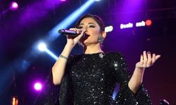 Melek Mosso Zorlu Yılbaşı Festivali'nde müzik ziyafeti çekti