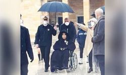 Bülent Ersoy "Kimse bana şemsiye tutsun demedim. Orada ki Komutanın ve Asker çocuğun Hakkari'ye sürülmesi doğru şeyler mi?"