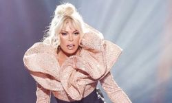 Ajda Pekkan "Savaşa hayır!"