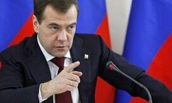 Medvedev ilk kez Esad'ı hedefe aldı