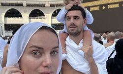 Milli futbolcu Merih Demiral eşiyle birlikte Kabe'yi ziyaret etti.