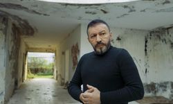 Mustafa Topaloğlu 'Sürgün Yedim' adlı şarkıya metruk bir binada klip çekti