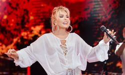 Ajda Pekkan İzmir Açıkhava Tiyatrosu'ndan Startı Verdi