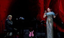 Candan Erçetin 30. Sanat Yılında Harbiye de konser verdi