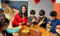 Aydan Şener, öğrencilerle bir araya gelerek deneyimlerini paylaştı