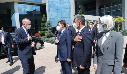 Cumhurbaşkanı Recep Tayyip Erdoğan, Gölbaşı Belediyesi'ni ziyaret etti