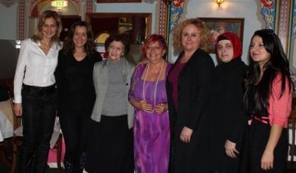 İngiltere Türk Kadın Platformu 'Kadına Şiddete Hayır' Mesajıyla Biraraya Geldi.