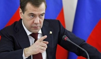 Medvedev ilk kez Esad'ı hedefe aldı