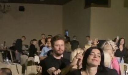 Merve Boluğur ve Mert Aydın Kıbrıs'ta döktürdü