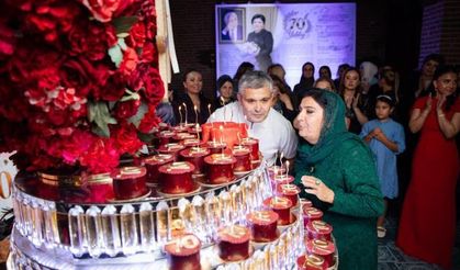 Mircelal Gurbanov'dan annesine duygusal kutlama