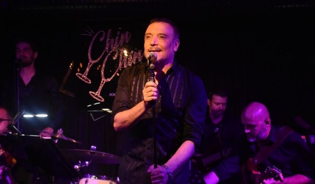 Chin Chin'in sezon açılışında Cenk Eren sahne aldı
