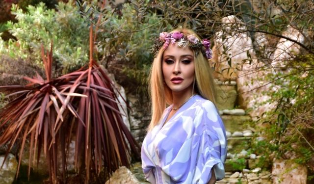 Ünlü isimlerden Moda ve Alışveriş Günlerine destek