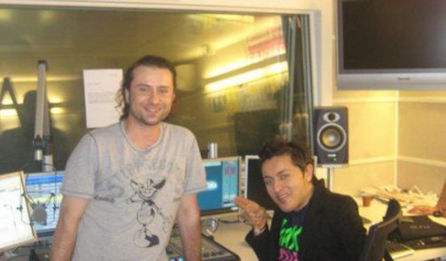 Arası bozuk olan iki ünlüye magazinci desteği!