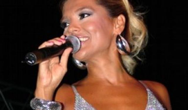 Demet Akalın 'Başka kapıya!'