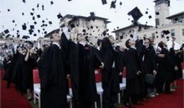 Koç Üniversitesi'nden gençlere ücretsiz destek