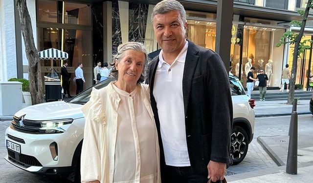 İsmail Küçükkaya'nın annesi hayatını kaybetti