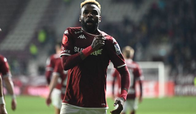 Aaron Boupendza, Çin'de 11. kattan düşerek hayatını kaybetti