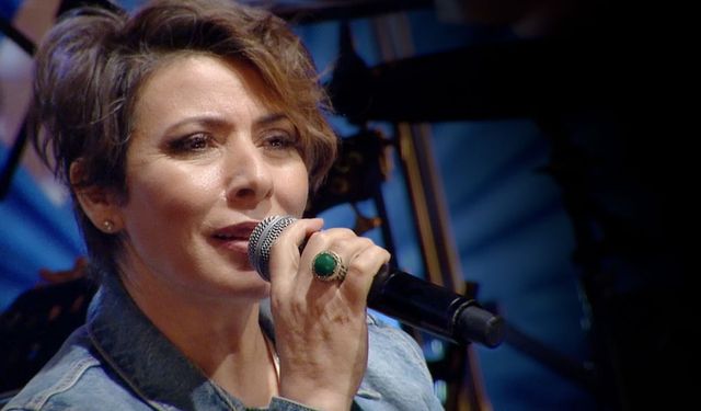 İntizar'dan hayranlarına akustik versiyon sürprizi