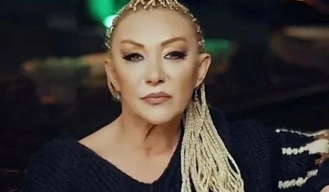 Güllü (51), evinin balkonundan düşerek hayatını kaybetti.