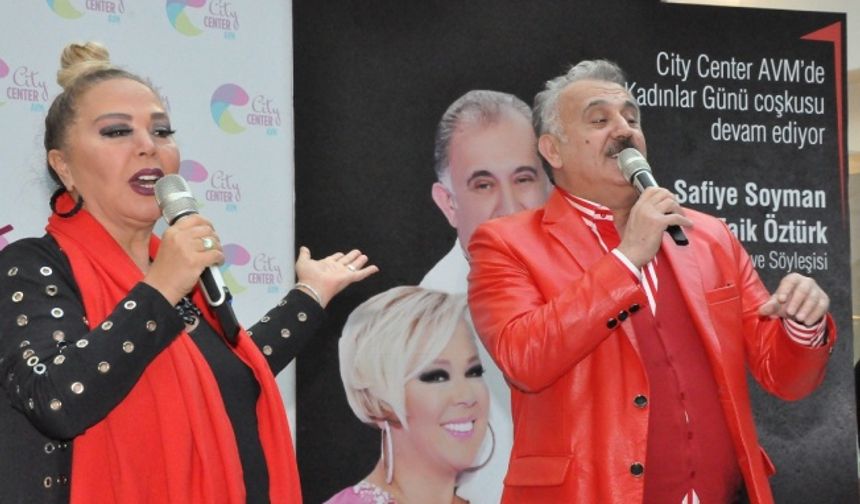 "Bülent Ersoy'un ağzı fırın küreği gibi!"