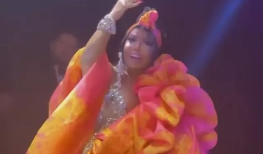 Süperstar'dan sonra Diva da yerinde duramadı!.. Bülent Ersoy'dan göbek dansı!