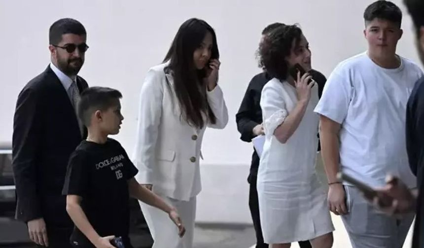 Ebru Gündeş ile Murat Özdemir'in Dubai'deki nikahına çocukları da katıldı