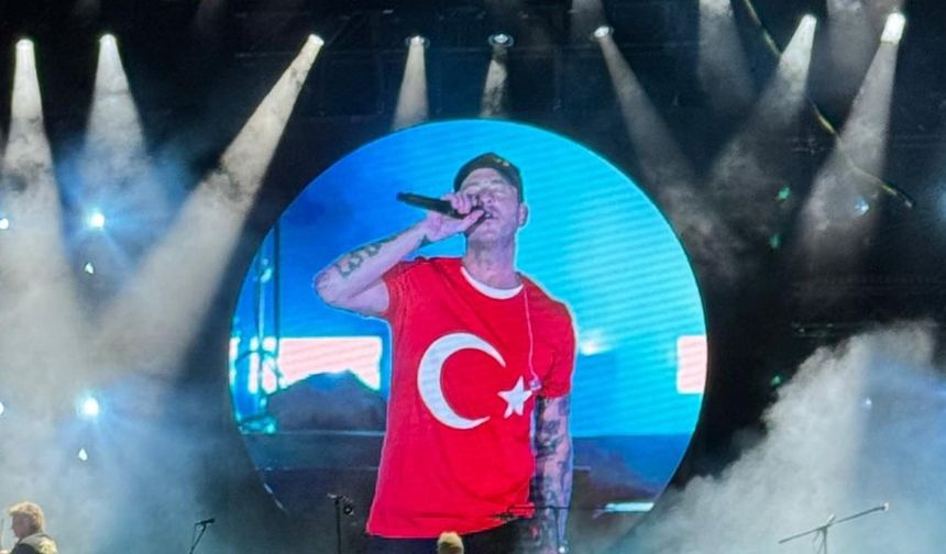 ONEREPUBLIC  İSTANBUL KONSERİNDE JEST YAPTI