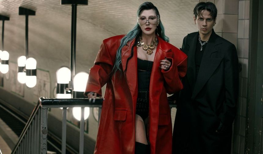 Hande Yener ve Madrigal "Ego" yaptı!