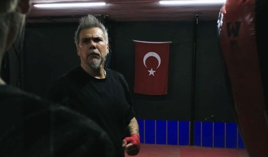 Boks salonundan gizemli yemek masasına....
