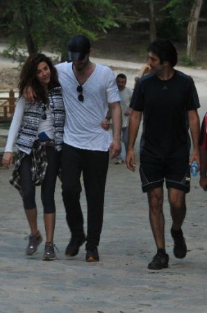 Kıvanç Tatlıtuğ & Başak Dizer & Mahsun Kırmızıgül