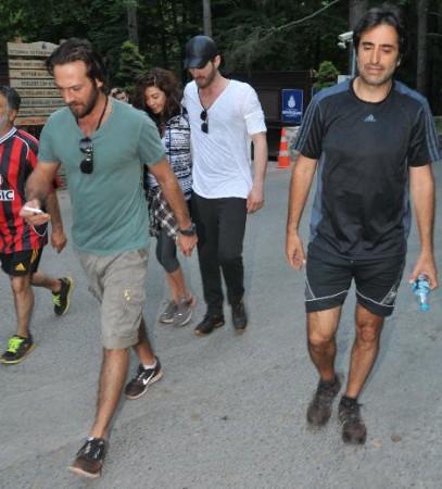Kıvanç Tatlıtuğ & Başak Dizer & Mahsun Kırmızıgül
