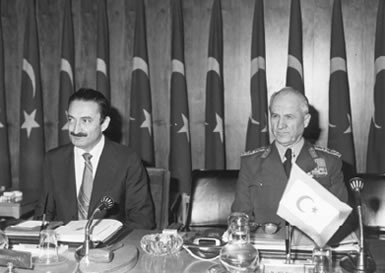 Başbakan Bülent Ecevit, Orgeneral Kenan Evren Askeri Yüksek Şurası - 22 Şubat 1978