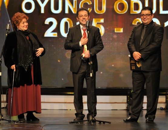 KEREM KOBANBAY ODULUNU DİLEK TURKER VE GALİP ERDAL'DAN ALDI