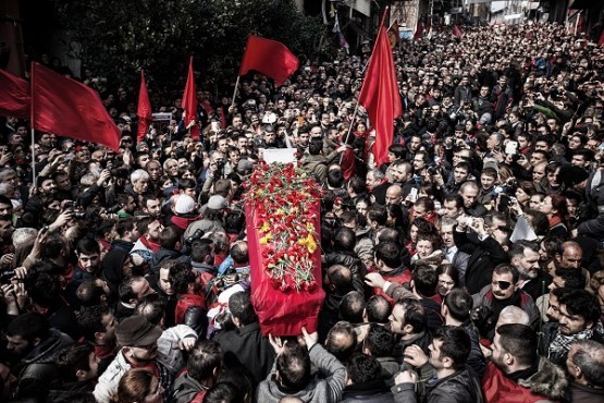 Kemal Aslan'ın 'Bu Daha Başlangıç / Direniş' fotoğraf sergisi Bursa'da açıldı.