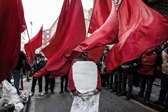 Kemal Aslan'ın 'Bu Daha Başlangıç / Direniş' fotoğraf sergisi Bursa'da açıldı.