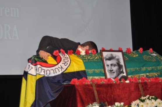 Ekrem Bora son yolculuğuna uğurlandı